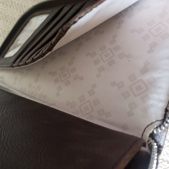 Matching Wristlet and Wallet, Brown Leather - Picture 5 of 6